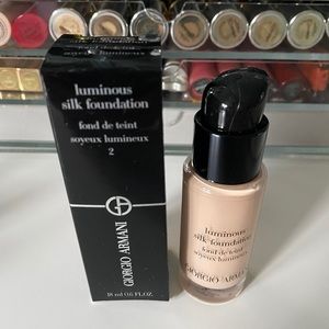 ARMANI BEAUTY
Mini Luminous Silk Foundation 2 18 ml